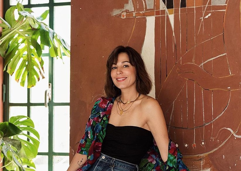 Κατερίνα Παπουτσάκη: Το υπέροχο σαλόνι της είναι βγαλμένο από άλλη δεκαετία