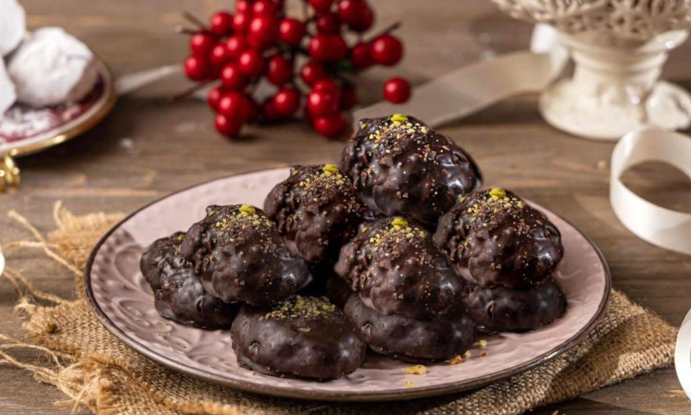 Μελομακάρονα με σοκολάτα από την Αργυρώ Μπαρμπαρίγου – Η ευκολότερη συνταγή