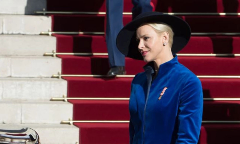 Πριγκίπισσα Σαρλίν: Σε επίσημη έξοδο με το απόλυτο γυναικείο κοστούμι