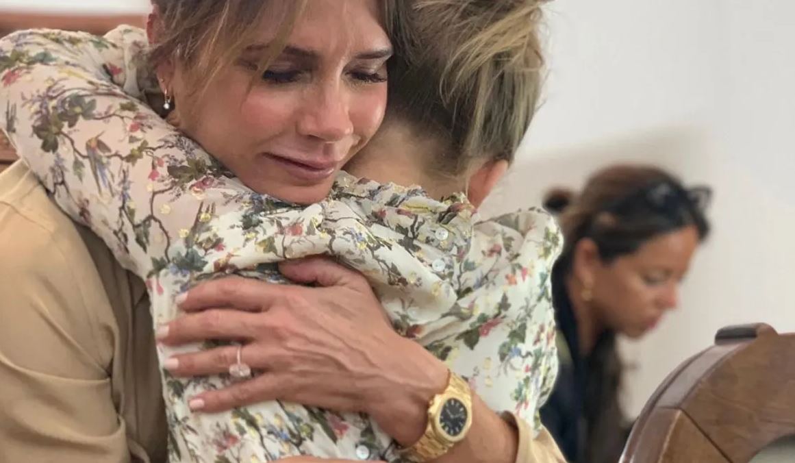 Harper Beckham: Ποζάρει στο πλευρό της μητέρας της, Victoria