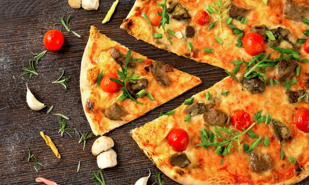 Πίτσα χωρίς φούρνο – Η καλύτερη συνταγή με λίγα υλικά