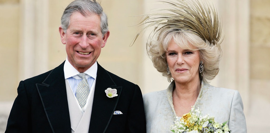 Γιατί ο βασιλιάς Κάρολος και η βασίλισσα Καμίλα παντρεύτηκαν δύο φορές;