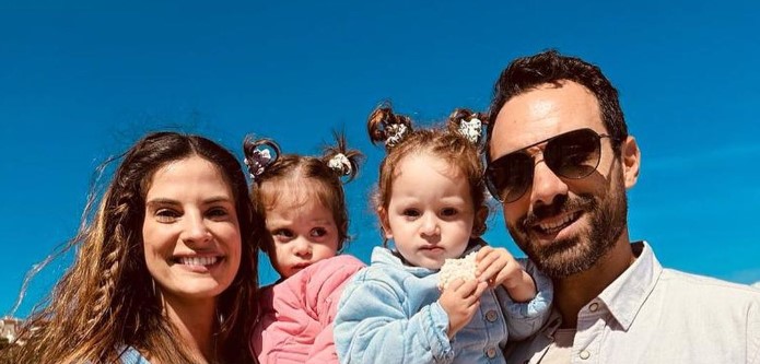 Πού ταξίδεψαν η Χριστίνα Μπόμπα κι ο Σάκης Τανιμανίδης για το Πάσχα με τις κόρες τους