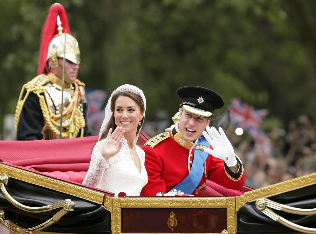Τα εντυπωσιακά κοσμήματα που φορούσαν βασίλισσες και πριγκίπισσες στους γάμους τους
