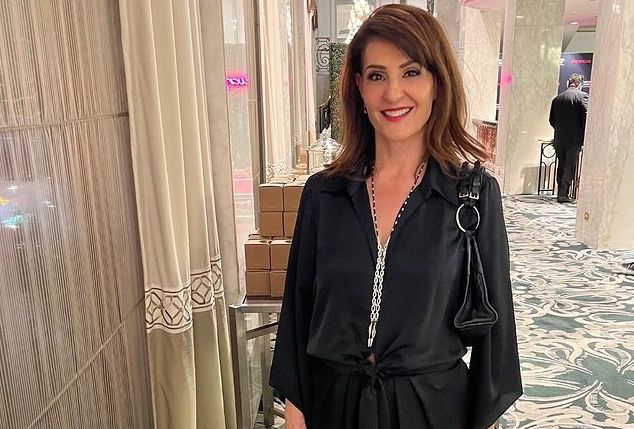 Η Νία Βαρντάλος με υπέροχο φόρεμα Βασίλης Ζούλιας