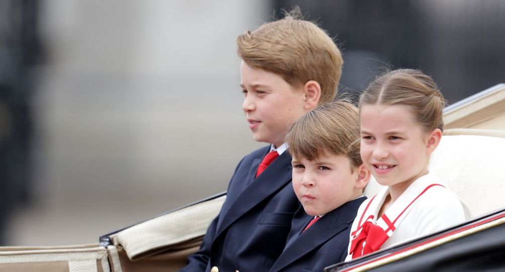 Βασιλιάς Κάρολος: Πώς ο Τζορτζ, η Σάρλοτ και ο Λούις παρηγορούν τον παππού τους