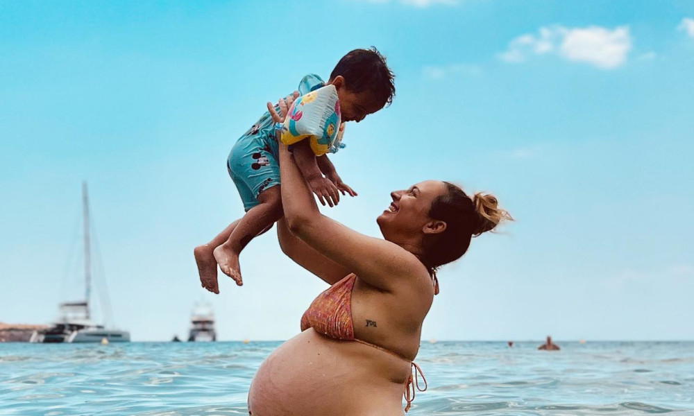 Γέννησε η Κλέλια Πανταζή –  Η πρώτη φωτογραφία του νεογέννητου γιου της