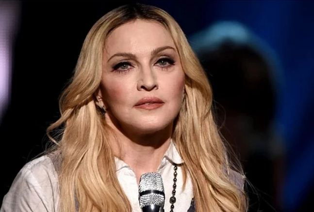 Η Madonna μιλάει για την υιοθεσία των διδύμων κοριτσιών της και συγκινεί
