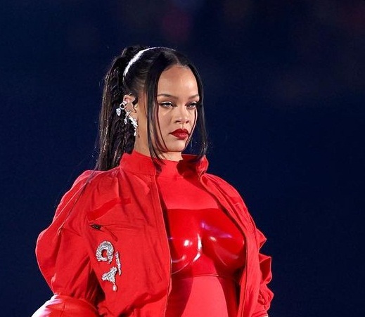 Η Rihanna υιοθέτησε το πιο εκκεντρικό trend της χρονιάς