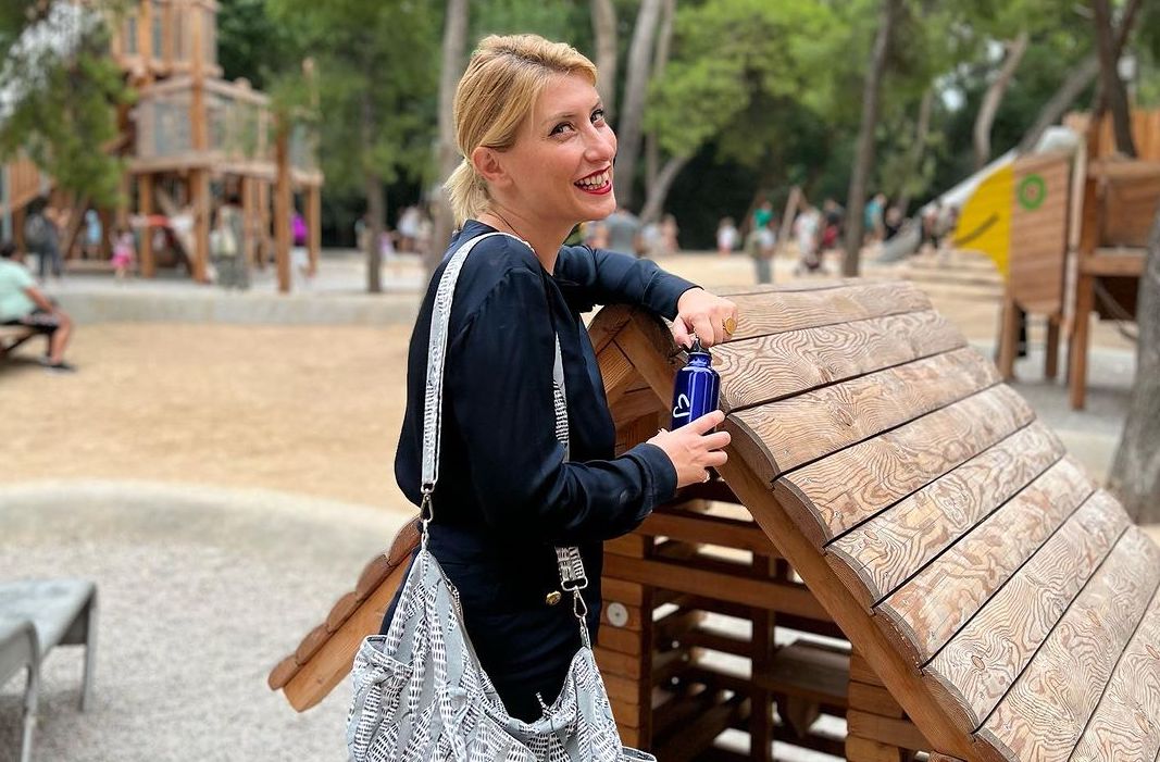Δυο αγκαλιές περιμένουν τη Σία Κοσιώνη όταν επιστρέφει στο σπίτι
