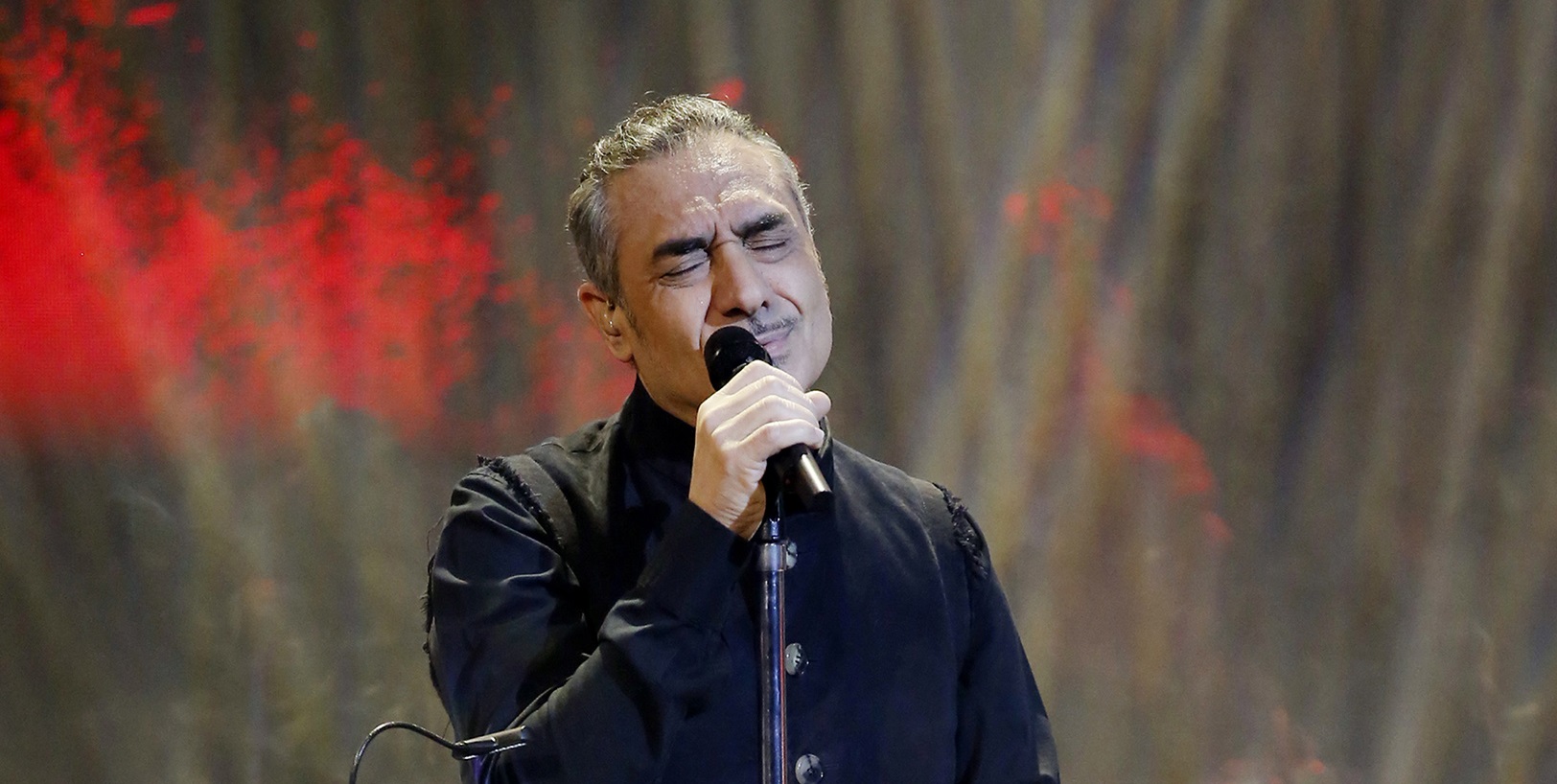 Νότης Σφακιανάκης: Σπάνια εμφάνιση του τραγουδιστή μετά από τρία χρόνια