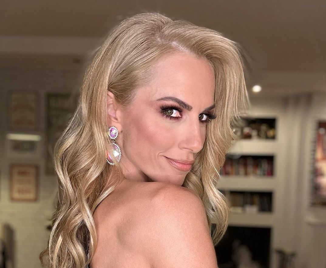 H Ντορέττα Παπαδημητρίου στο πλευρό του γιού της στην παρέλαση