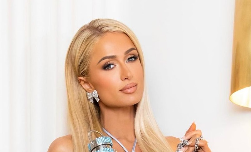 Paris Hilton: Oι νέες φωτογραφίες με τον γιο της δημιουργούν απορίες για το κεφάλι του