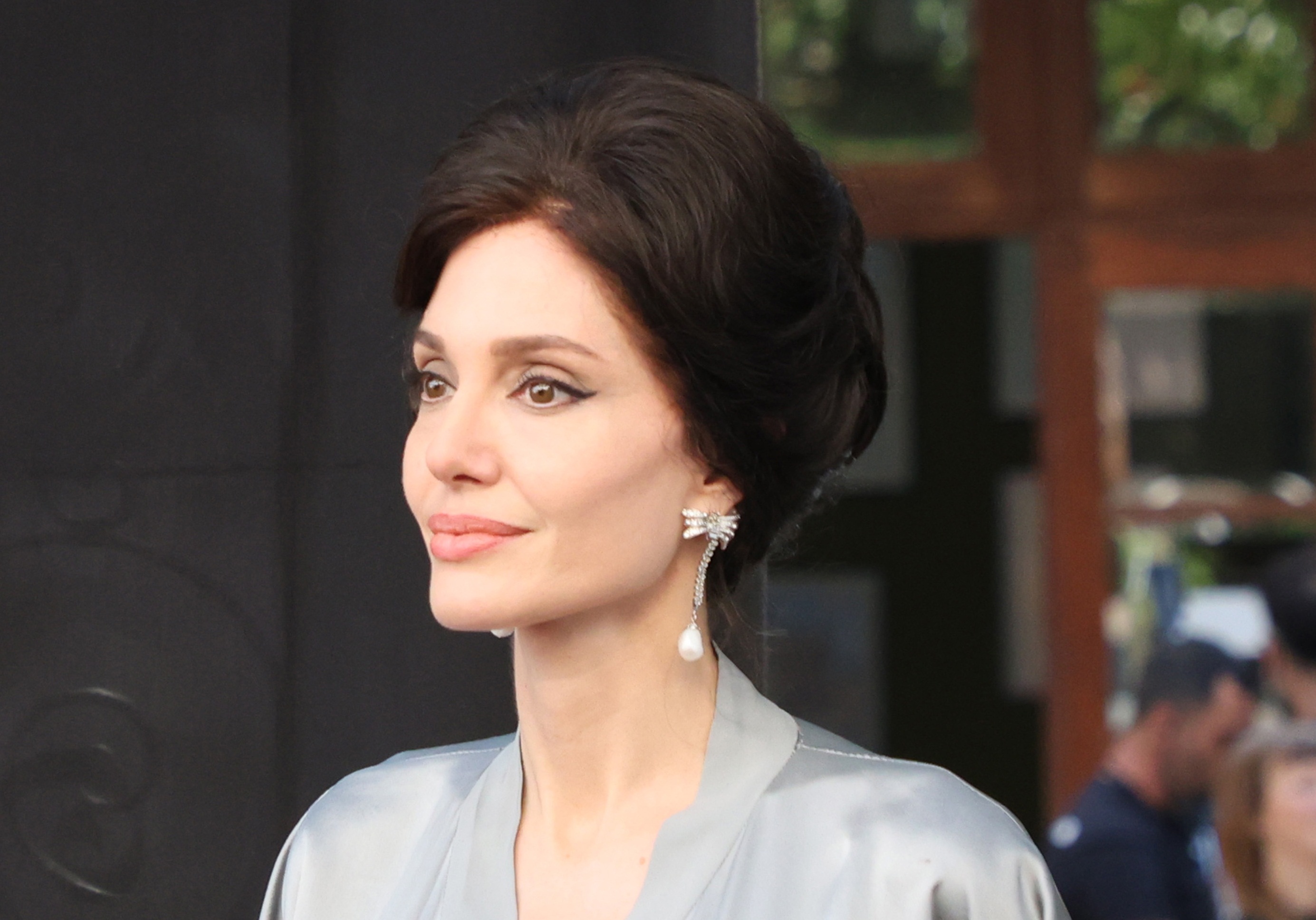 Angelina Jolie: Σε σχέση με Βρετανό ράπερ;