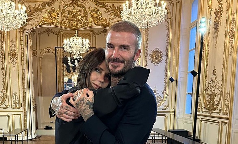 Ο David Beckham φωτογραφίζει τη Victoria στο σπίτι τους σε πόζες που δεν περιμέναμε