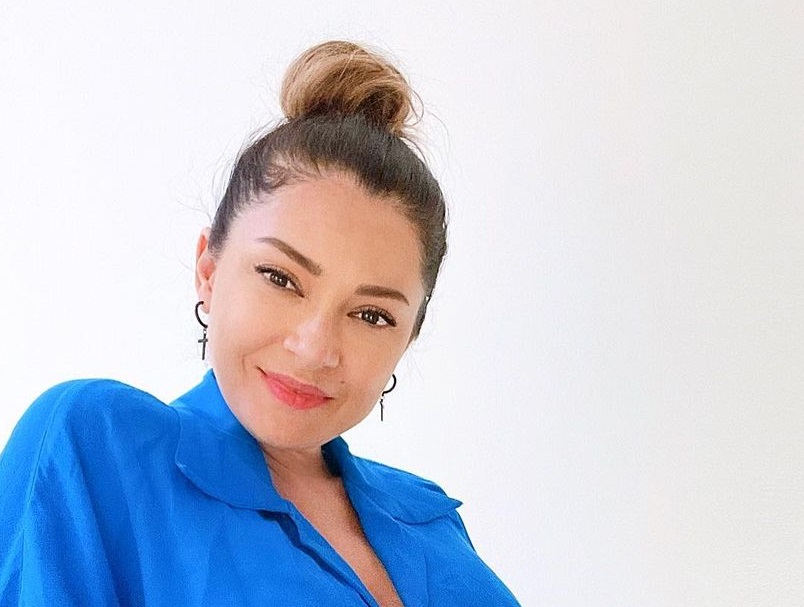 Η Αποστολία Ζώη ποζάρει με την αδερφή της - Το μήνυμα και η ομοιότητα