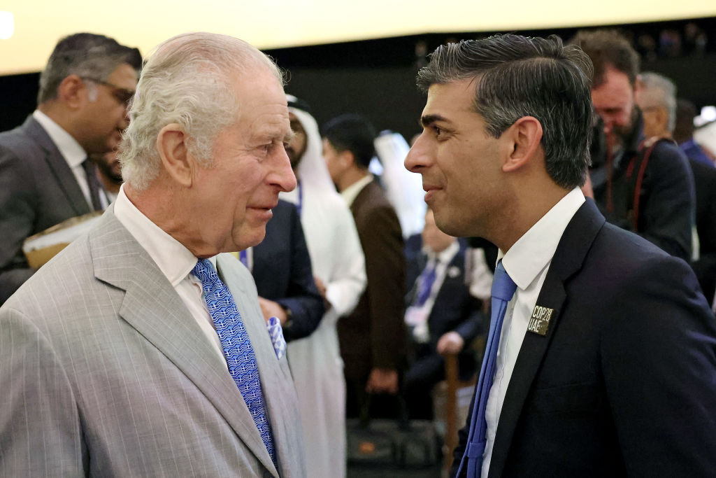 Βασιλιάς Κάρολος: Συνάντησε τον Βρετανό πρωθυπουργό με την ελληνική σημαία στην γραβάτα του  