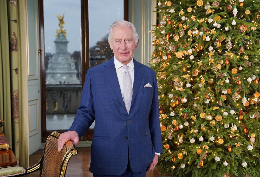 Βασιλιάς Κάρολος: Απέτισε φόρο τιμής στους «ανιδιοτελείς» εθελοντές στο Χριστουγεννιάτικο μήνυμά του